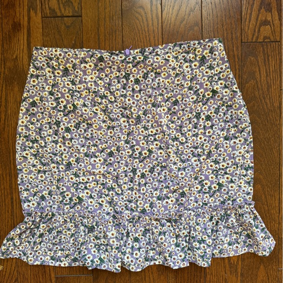 No tag purple daisy skirt - Picture 2 of 2